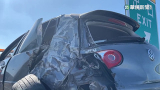 轎車故障停槽化線　女駕駛查看遭聯結車追撞亡