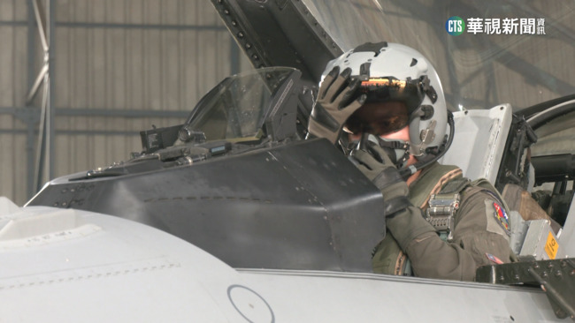 提升空防能力！　F-16V新頭盔可望近期投入戰備 | 華視新聞
