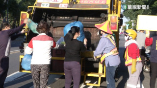 北市上班族喊「倒垃圾好難」　廚餘放冰箱一周