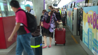 機捷拚「節能」不開電扶梯？　旅客扛行李箱挨轟