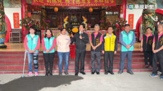 兒遭蔡培慧轟「黑官」　林明溱冷處理忙拜票