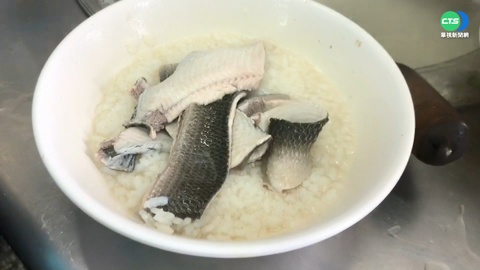 8人點一碗粥佔2桌！老闆指「占位」遭客洗1星負評