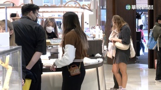 疫後民眾報復性消費　百貨業績成長員工加薪