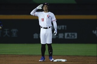 張育成「關鍵兩分砲」　征服網友「二兵晉升國防部長」