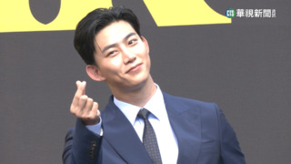 韓偶像2PM玉澤演來台！　信義區街頭粉絲擠爆