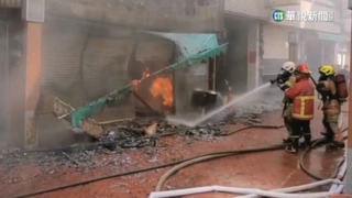 嘉義朴子「火燒厝」波及鄰居　六旬婦一度受困