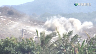 經國號.奇奧瓦「聯勇操演」　壯觀！多門砲彈齊轟
