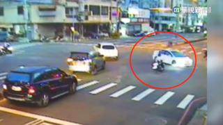 轎車疑違規左轉　19歲騎士撞上當場死亡