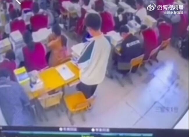 16歲學生「罰站20分鐘」倒地抽搐亡　狠師繼續上課當沒看見 | 華視新聞