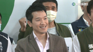 何志偉正面對決王世堅　率逾30里長領表登記