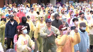 大甲媽2千跑友風雨無阻　顏清標：雨水媽靈驗