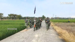 陸軍八軍團步兵新制教召　美軍低調現身行軍隊伍