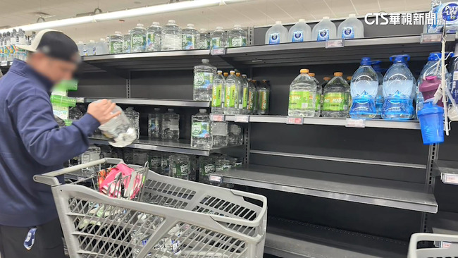美賓州化學物質流入河川　民眾搶購「瓶裝水」 | 華視新聞