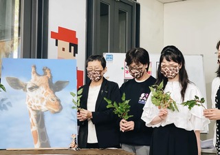 殺狒滅口？六福村再三說謊 高嘉瑜怒批「動物墳場」