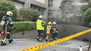 火燒車拖吊疑「輪框摩擦漏油」　高溫火花灼傷1人