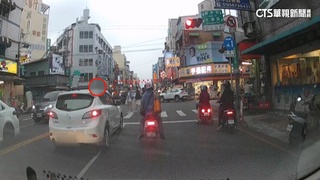 拍下男童頭伸天窗欲檢舉　警：僅有影片無法罰