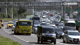 連假Day2車禍回堵　國1國3一度出現「紫爆」