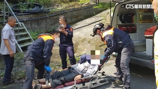 迷途男酒醉倒山區　霧鹿警長靠「鴨叫聲」找到他