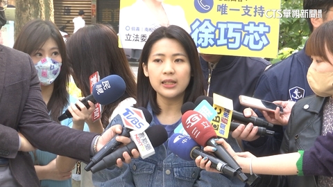 酸費鴻泰「可能不知該講什麼」 徐巧芯:我1人辯