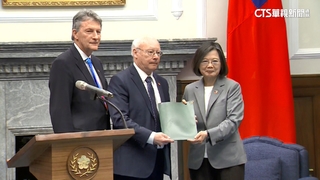 加國跨黨派議員團晉見蔡總統　表態力挺台灣