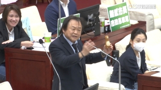 蔣萬安備詢初體驗　「蔣師」王世堅送螺絲起子