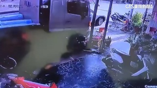 貨車駕駛突暈眩！　「衝進診所、民宅」屋主嚇呆