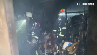 台中凌晨社區火警　房門卡住母女受困