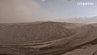 俄探險家遇火山爆發　拍下驚險逃命瞬間