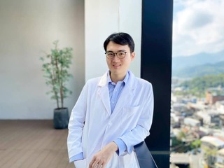 網紅名醫遭拘提！顧芳瑜疑詐領保險費 診所聲明喊冤：是同行陷害