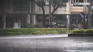 積水半個輪胎高　高雄中正地下道一度封一車道
