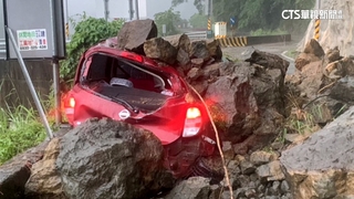 苗栗大湖落石砸車　南庄東河村路坍急停班課1天