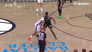 「猴子偷桃」襲對手　Harden惡意犯規遭驅逐！