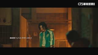 BTS　SUGA新歌濃濃港片風！　一人飾二角演技炸裂