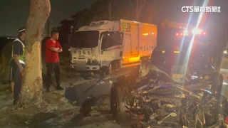 台南仁德轎車.冷凍車擦撞　兩人一傷一命危