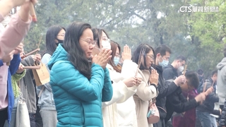 中國年輕人苦！　找嘸工作跑廟求神拜佛