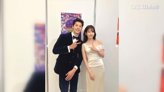追星成功！許光漢百想頒獎　後台會女神IU成迷弟