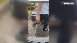 怪客三秒膠塗特斯拉車門　「哨兵模式」全都錄