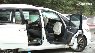轎車下萬芳交流道　飛越分隔道撞3車釀1死