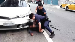 無業男偷機車路邊拆解　遭識破惱怒襲警