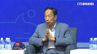 郭台銘：「總統派代表要求不能買疫苗」　府：不實指控