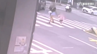 孕婦駕駛撞行人母女　3歲女童不治.母捲車底重傷