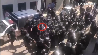 巴基斯坦前總理涉貪出庭　遭安全部隊破窗押走