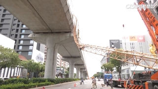 31樓高建案「塔吊」斷砸中捷　列車剎不及1死10傷