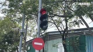 過橋要經過5紅綠燈　嘉義軍輝橋交通陷黑暗期