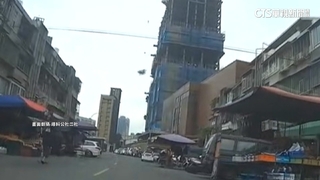 上週才有工安意外釀1死　建案又傳建材墜地10樓