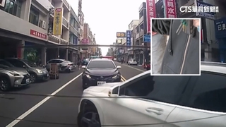 警倒車禮讓「雙黃線逆向左轉」　民眾：人真好