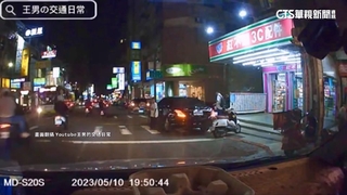 扯！「52秒45車沒人讓」　女童無助畫面曝掀熱議