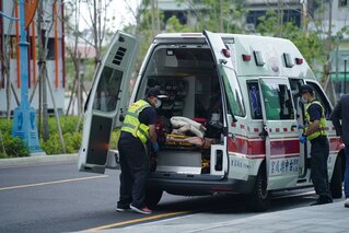 台中LaLaport傳墜樓意外 男子送醫搶救後不治