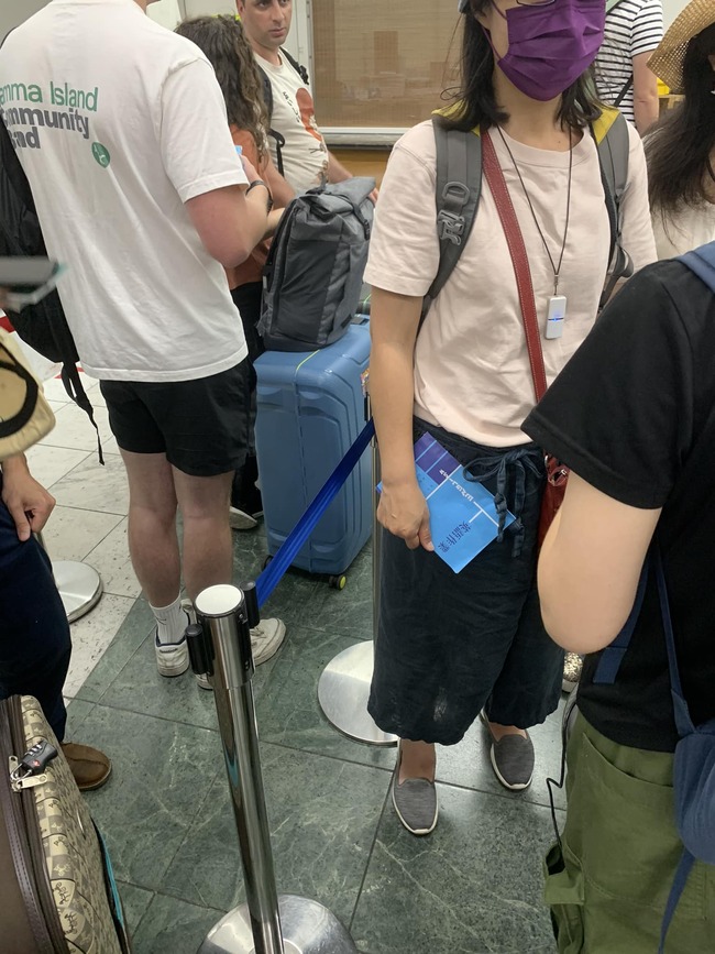 在日旅遊見路人拿「小藍本」 他一秒認出：是台灣人！ | 華視新聞