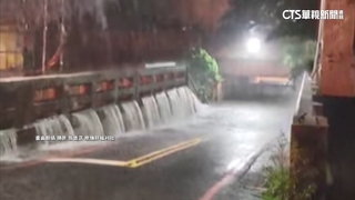 暴雨炸新竹淹水慘　一度3人困地下道站車頂待援
